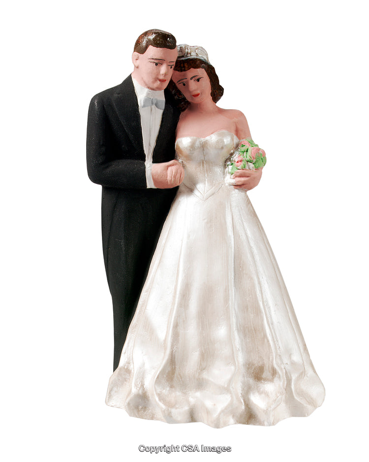 Decorative Figurine of Bride and Groom in Wedding Attire